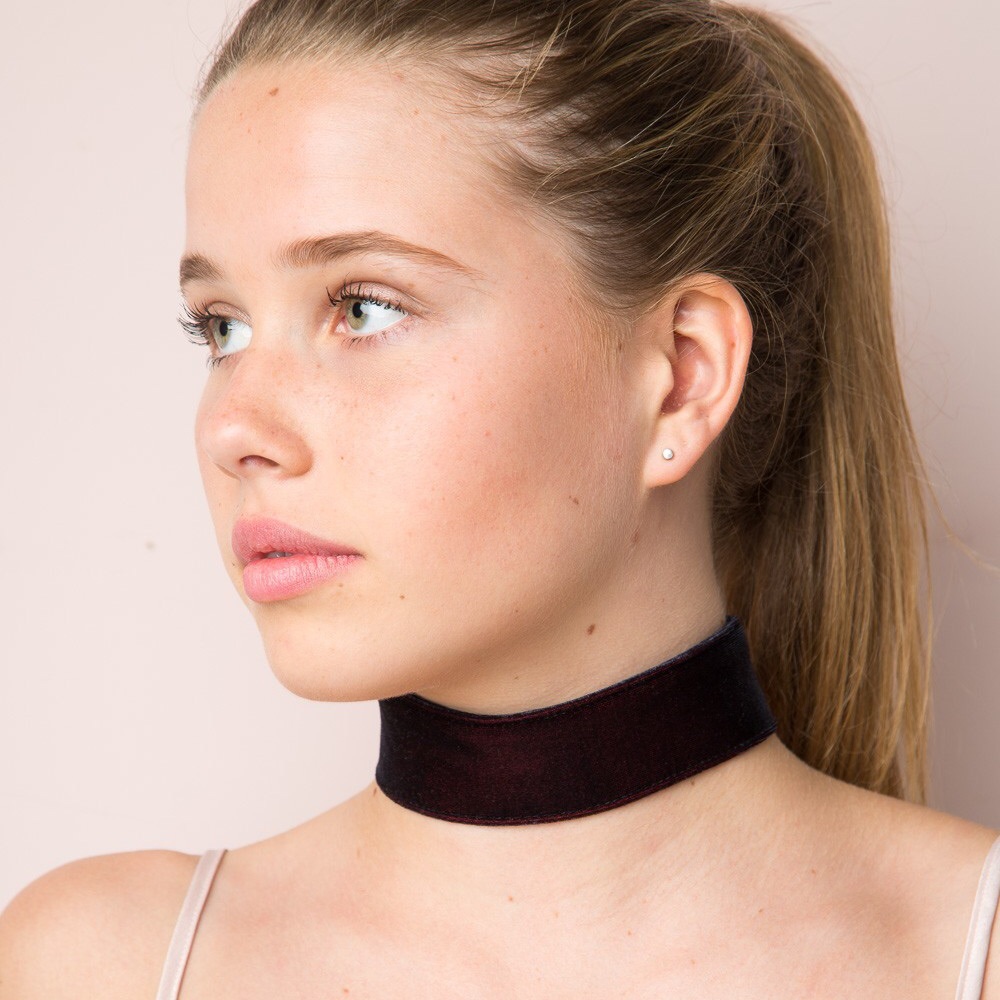 NEW Brandy Melville Black Velvet Choker - Picture 2 of 3